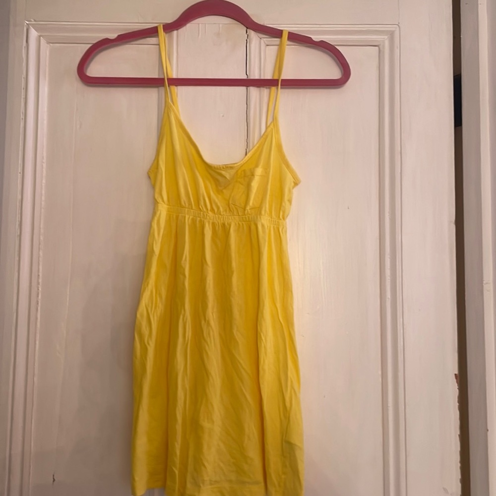 Yellow tank top with a little front pocket